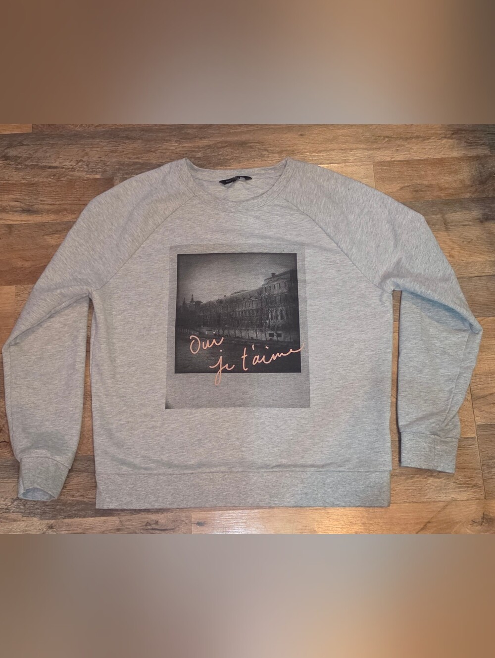 Banana Republic Je T'aime Paris Graphic Raglan Crewneck Sweatshirt